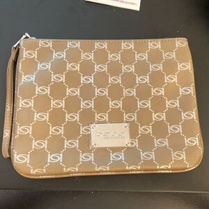 BEBE Large Wristlet~ALEXIS LOGO Tan w/Gold Studs